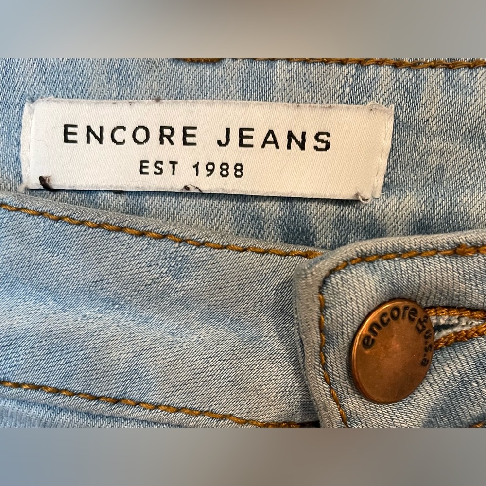 Encore Jeans Distressed Juniors Skinny Jeans w/ Frayed Bottoms - Picture 2 of 3